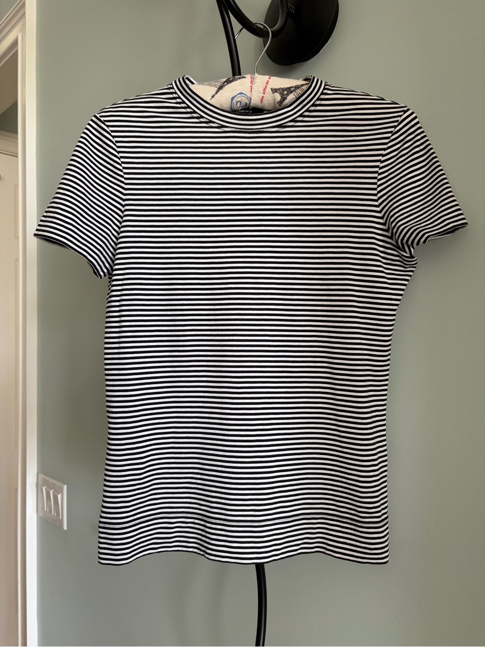 THEORY
MULTI SLINKY STRIPE TINY TEE